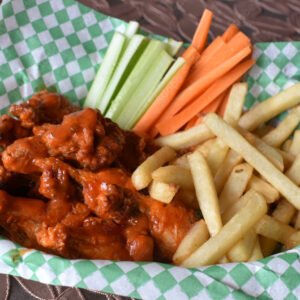 BONELESS CON PAPAS